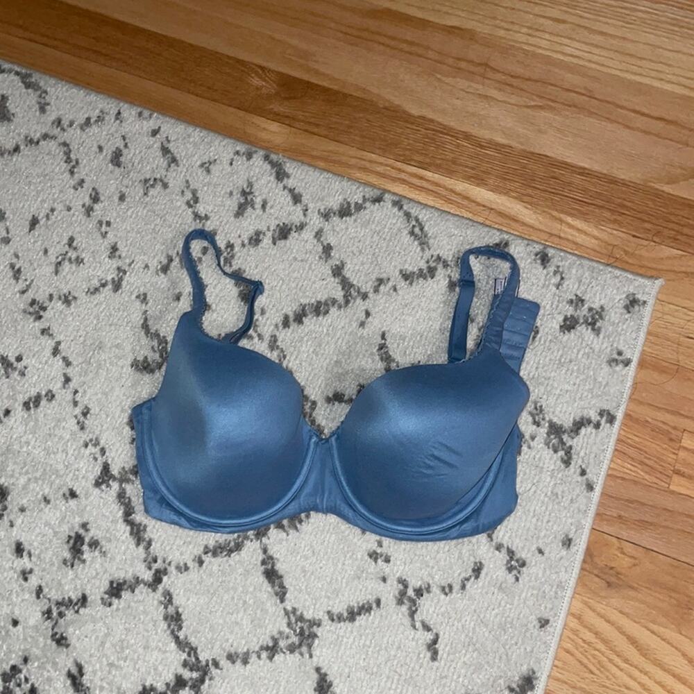 Victoria’s Secret body by Victoria lined demi bra 36DD